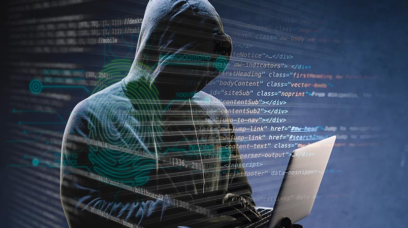 هکر در حال هک کردن سایت