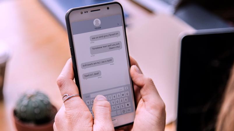 اسکرین شات از صفحه چت در موبایل